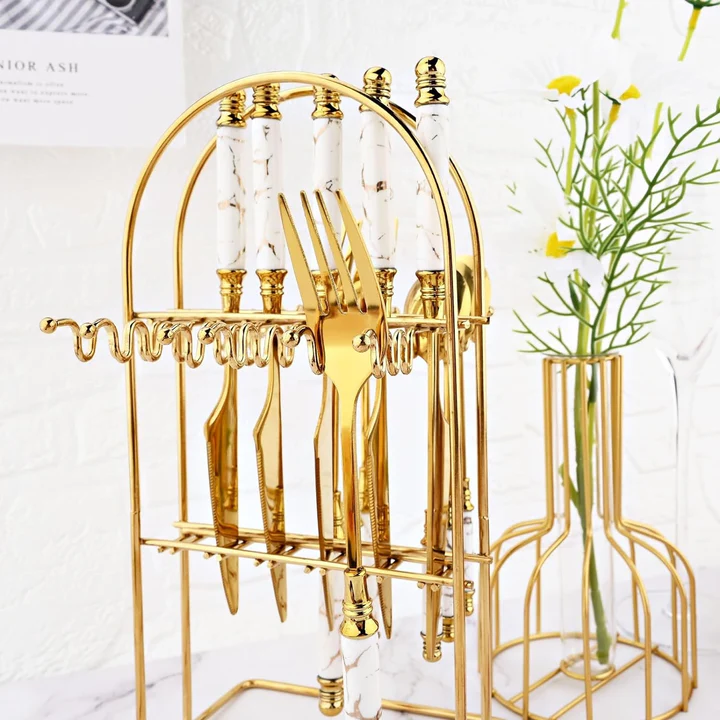 Coffret Ménagère 24 Pièces avec Support doré poignée en Marbre Blanc