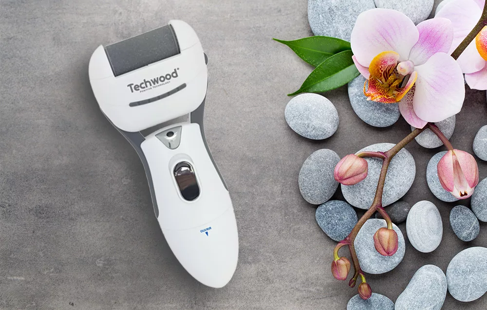 Râpe Électrique Anti-Callosité Techwood, 3 Têtes, Lumière Intégrée & Design Ergonomique – TRE-107